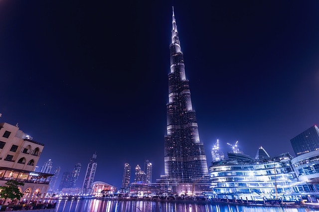 Nočný pohľad na Burj Khalifa.jpg