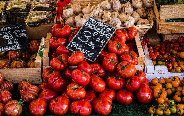 Tržnica, paradajky.jpg